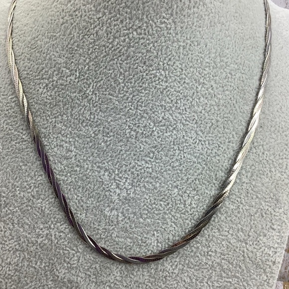 Gorgeous Vintage . 925 Sterling Silver Braided Necklace Italian - Picture 2 of 6